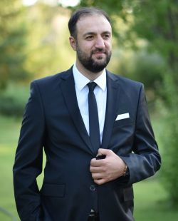 Veysel Akto